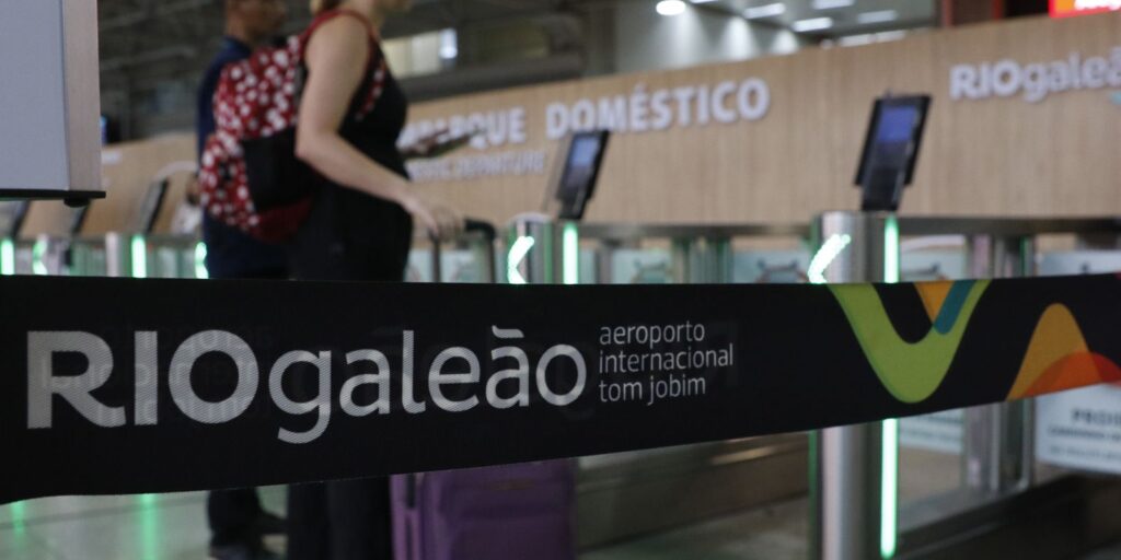 ventania-que-atingiu-sp-provocou-cancelamento-de-voos-no-rio