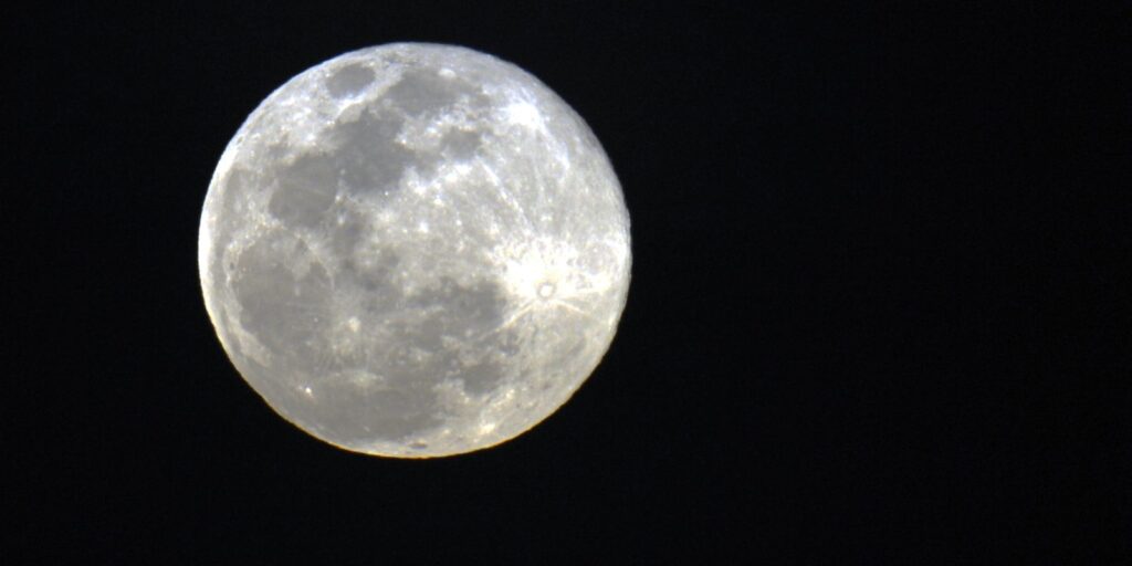 primeira-superlua-de-2026-pode-ser-vista-neste-sabado-(03)