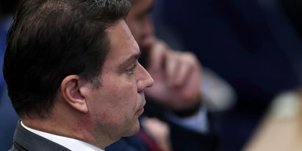 ex-deputado-ramagem-e-solto-apos-ficar-dois-dias-preso-nos-eua