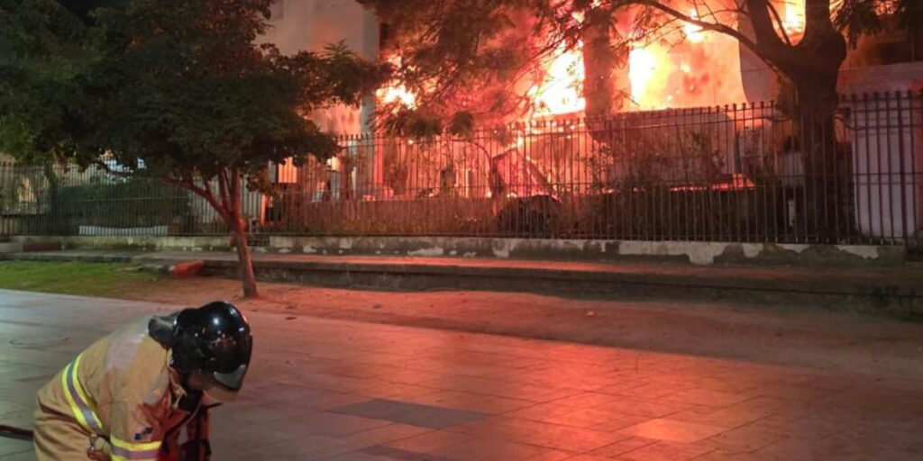 principio-de-incendio-atinge-restaurante-em-edificio-historico-do-rio