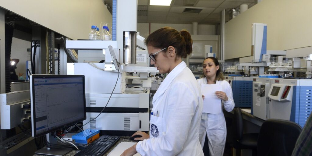 iniciativas-tentam-facilitar-acesso-e-permanencia-de-maes-na-ciencia