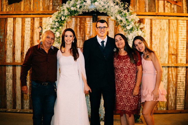 Casamento de Mirela e Rafael é marcado por emoção e momentos inesquecíveis em Amambai Casamento de Mirela e Rafael é marcado por emoção e momentos inesquecíveis em Amambai