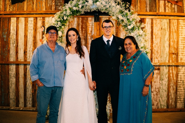 Casamento de Mirela e Rafael é marcado por emoção e momentos inesquecíveis em Amambai Casamento de Mirela e Rafael é marcado por emoção e momentos inesquecíveis em Amambai