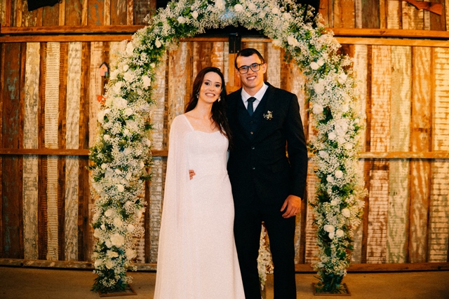 Casamento de Mirela e Rafael é marcado por emoção e momentos inesquecíveis em Amambai Casamento de Mirela e Rafael é marcado por emoção e momentos inesquecíveis em Amambai
