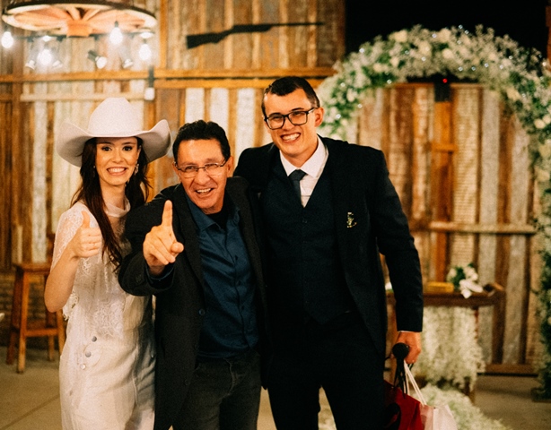 Casamento de Mirela e Rafael é marcado por emoção e momentos inesquecíveis em Amambai Casamento de Mirela e Rafael é marcado por emoção e momentos inesquecíveis em Amambai