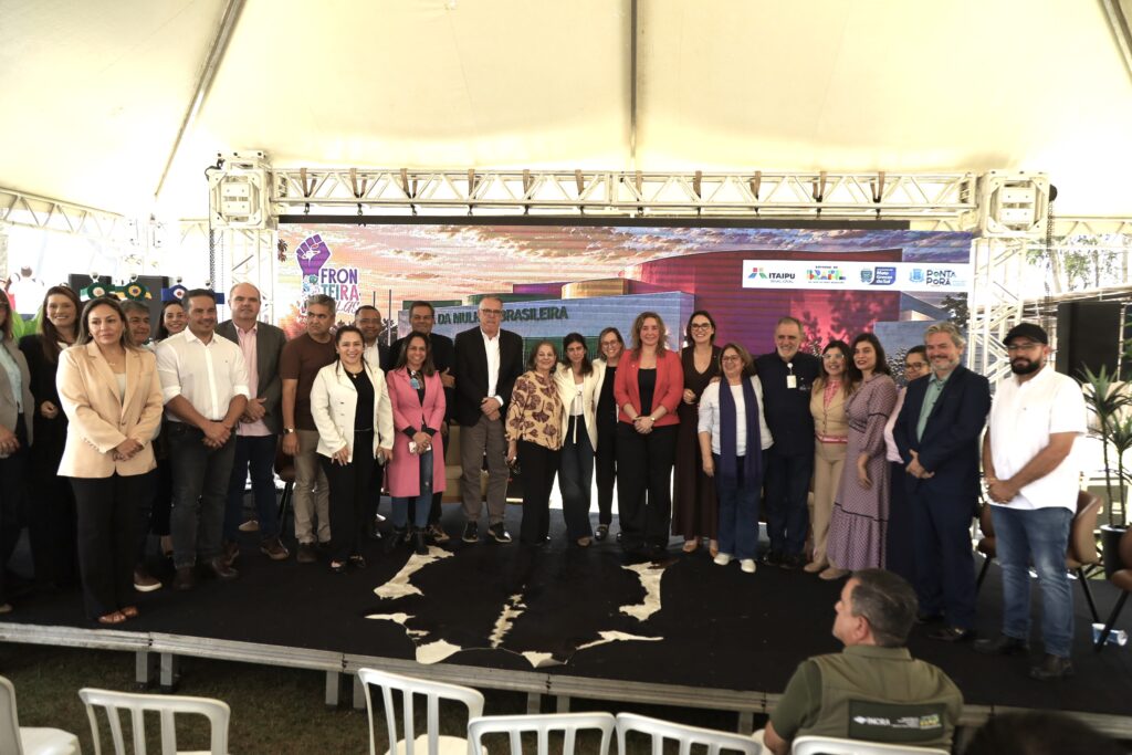Vereadores prestigiam ato de lançamento da Casa da Mulher Brasileira em Ponta Porã Vereadores prestigiam ato de lançamento da Casa da Mulher Brasileira em Ponta Porã