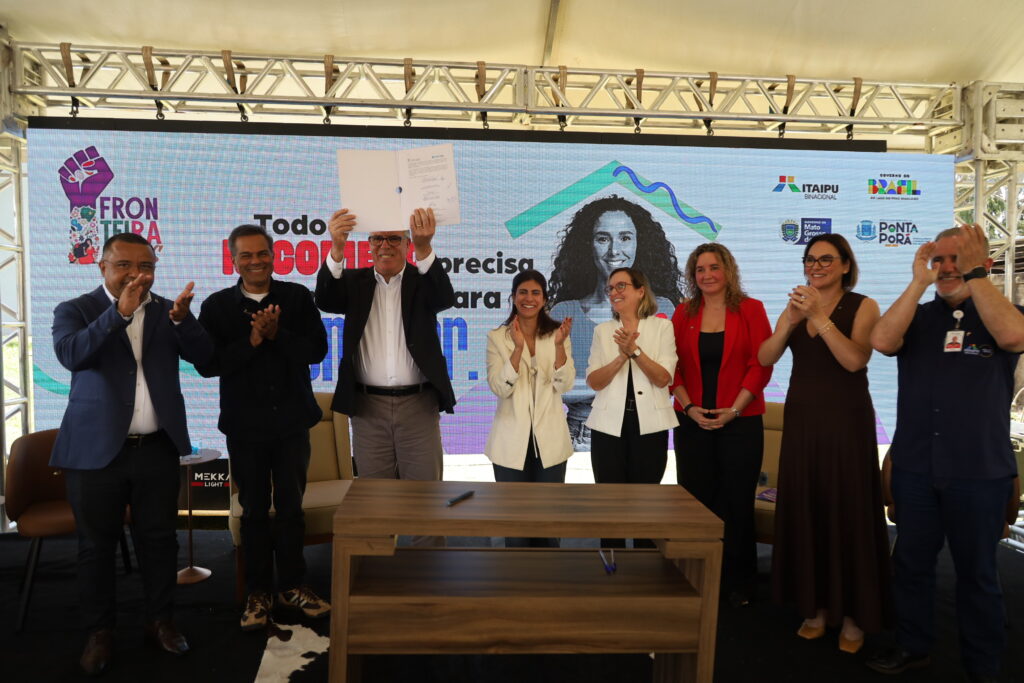 Vereadores prestigiam ato de lançamento da Casa da Mulher Brasileira em Ponta Porã Vereadores prestigiam ato de lançamento da Casa da Mulher Brasileira em Ponta Porã
