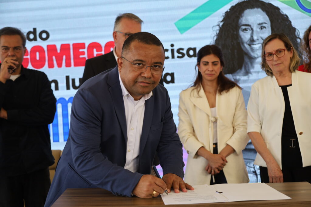 Vereadores prestigiam ato de lançamento da Casa da Mulher Brasileira em Ponta Porã Vereadores prestigiam ato de lançamento da Casa da Mulher Brasileira em Ponta Porã