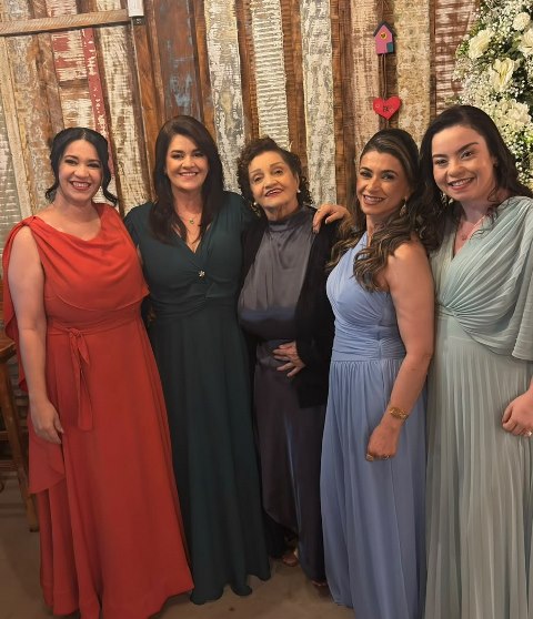 Casamento de Mirela e Rafael é marcado por emoção e momentos inesquecíveis em Amambai Casamento de Mirela e Rafael é marcado por emoção e momentos inesquecíveis em Amambai
