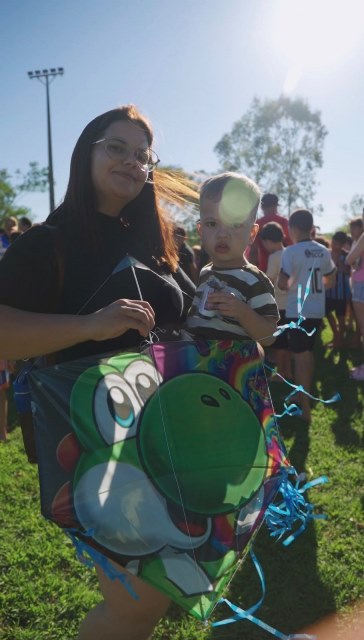 Brincando sem Wi-Fi transforma brincadeiras antigas em momentos de união entre pais e filhos em Nova Itamarati