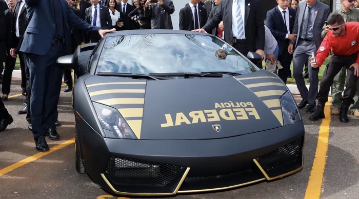 Polícia reforça frota com Porsche, Camaro, BMW e até Lamborghini tomados de traficantes e facções Polícia reforça frota com Porsche, Camaro, BMW e até Lamborghini tomados de traficantes e facções