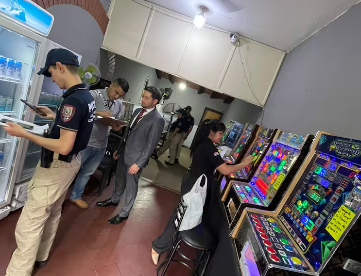 Tragamonedas cerca de escuelas: allanan seis locales en Capiatá