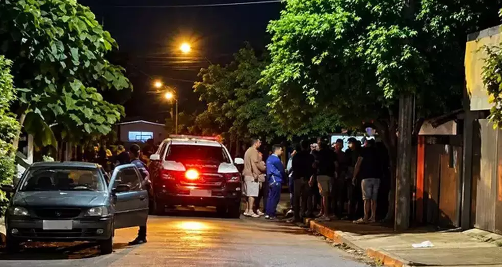 Operação contra facção deixa 3 mortos e investiga onda de homicídios Operação contra facção deixa 3 mortos e investiga onda de homicídios